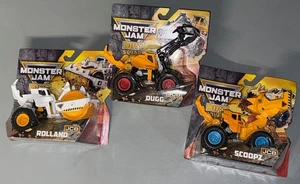 SPIN MASTER MONSTER JAM DIRT SQUAD JCB (3) DUGG SCOOPZ ROLLAND 🔥FREE SHIPPING🔥 - Picture 1 of 4