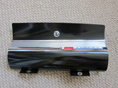 1963 年福特 FALCON FUTURA 黑色带铬饰内部手套盒门原始设备制造商 — 第 1/4 张图片
