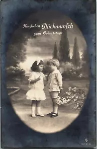 Feliz cumpleaños estilo victoriano niño y niña hablando vintage RPPC B141 - Imagen 1 de 2
