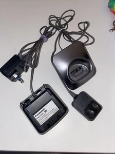 2 Panasonic PNLC1040 YA dock caricabatterie telefono cordless con AC PNLV233 - testato - Foto 1 di 2