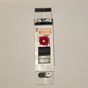 Schneider / Merlin Gerin Schalter mit Leuchtmelder LED rot 230 V AC Din-Schiene