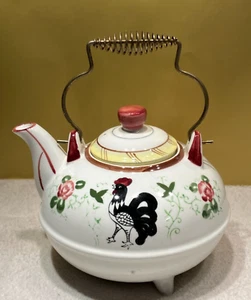 VERY RARE! Vintage ROOSTER & ROSES Kettle/ Teapot Ucagco Early Provincial - Picture 1 of 18