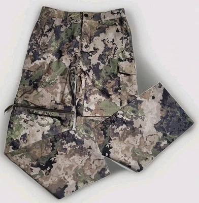 MAGELLAN OUTDOORS Sz L Hunting Convertible Pants/Shorts Boy’s Camouflage  - Image 1 of 4