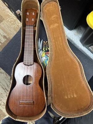 Ukelele Kamaka años 40 Foto 1 de 3