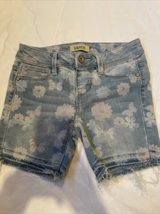 Girls SQUEEZE Jean Shorts Size 7. #RN:55356 - Picture 1 of 3
