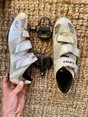 Giro Men's 11.5 Road Cylcing Shoes with Shimano 105 SPD-SL Pedals Carbon sole - Image 1 of 4