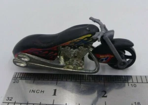 2005 Hot Wheels #79 Rebel Rides 4/5 SCORCHIN SCOOTER Black diecast toy - Picture 1 of 8