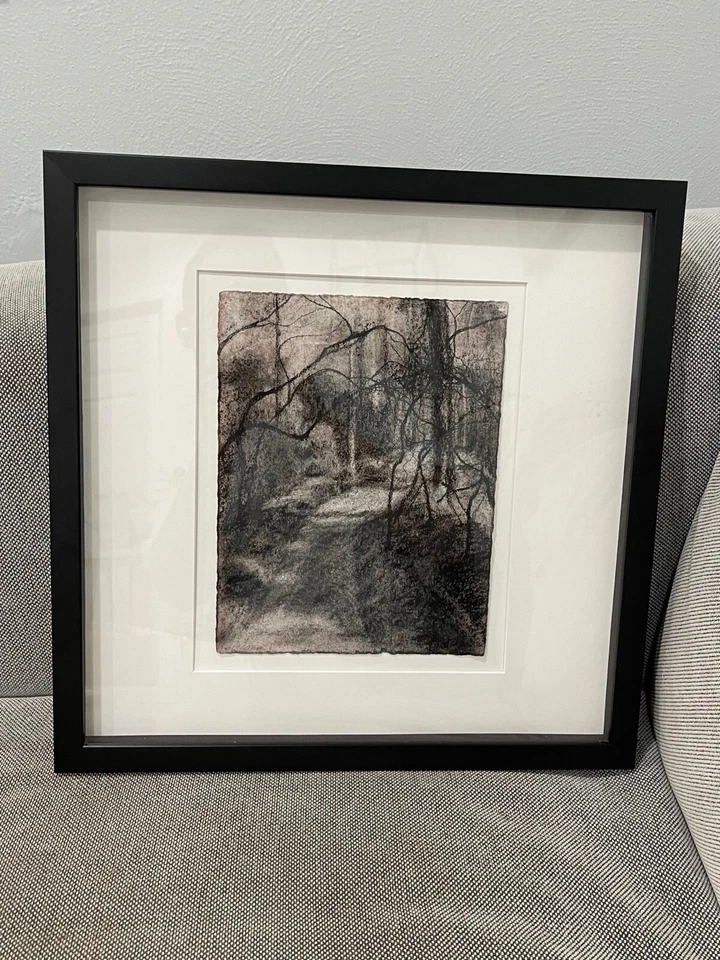 Paisaje abstracto dibujo firmado en tiza/pastel contemporáneo con árbol y camino Foto 1 de 4