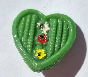 Glass Heart Button 15mm - Vintage - Picture 1 of 3