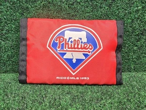 MLB Philadelphia Philles Vintage 90's Red Tri-Fold Wallet Baseball - Picture 1 of 7
