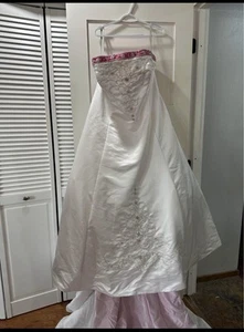 Alfred Angelo Plus Size Wedding Dress Size 24w Hot Pink Accents - Picture 1 of 10