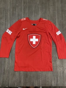 Maglia NIKE Team Switzerland Suisse Hockey Medium Shield Cross - Foto 1 di 17