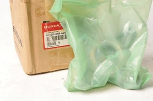 Genuine Honda 43120-HN1-A20 Flange,Brake Disc Hub Fourtrax Sportrax 400 TRX + - Picture 1 of 2
