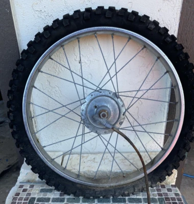 ORIGINAL VESPA PIAGGIO FRONT WHEEL ASSEMBLY,HUB,BRAKE,SPINDLE,17",AXLE,SHAFT,80 - Image 1 of 3