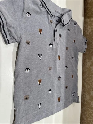 NUEVO NEXT Polo Animal Bordado Gris Manga Corta Niño Pequeño Talla 3T-4T Foto 1 de 4