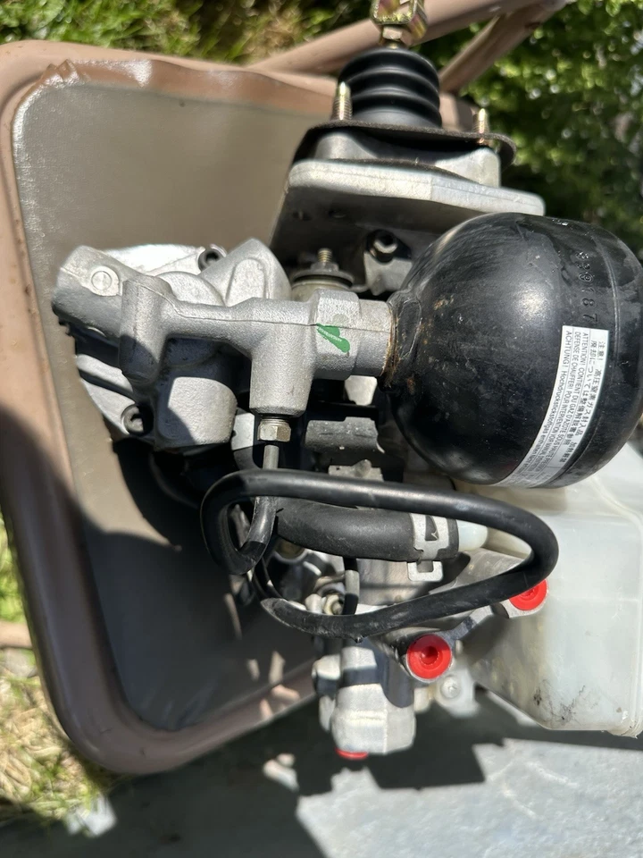 2001 2002 Mitsubishi Montero Sport Limited ABS Brake Pump System Antilock - Image 1 of 4