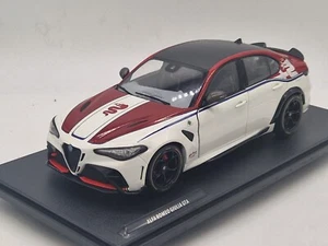 ALFA ROMEO Giulia GTA Bianco-Rossa - Solido - Scala 1/18 - Foto 1 di 9