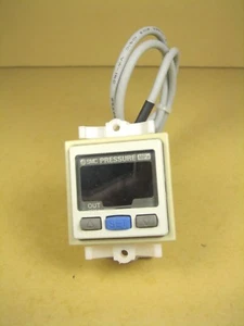 SMC  ISE30-01-25-X506  Pressure Switch - Picture 1 of 7