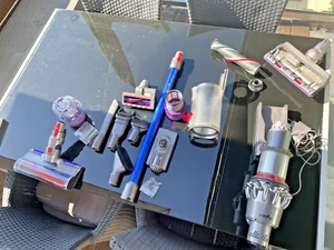 dyson v11 absolute extra Akkusauger mit diversen Bürsten Staubsauger - Bild 1 von 6