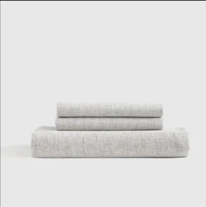 ¡NUEVO CON ETIQUETAS! ¡Sábana ajustable y fundas de almohada Quince 100 % lino mini alfiler a rayas! Cal King (565 - Imagen 1 de 7