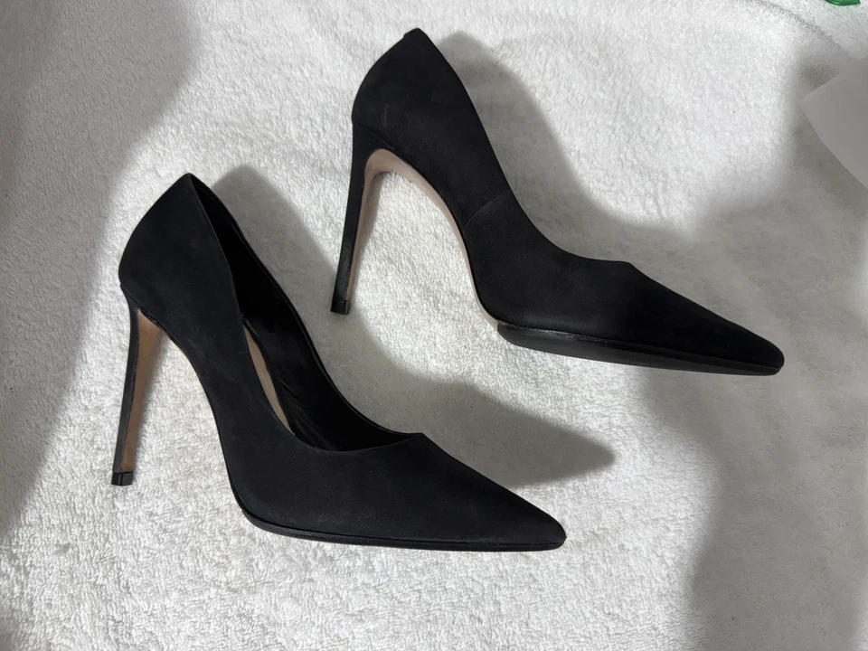 Zapatos de salón Schutz de gamuza con punta de aguja negros talla 5B Brasil cuero tostado Foto 1 de 3