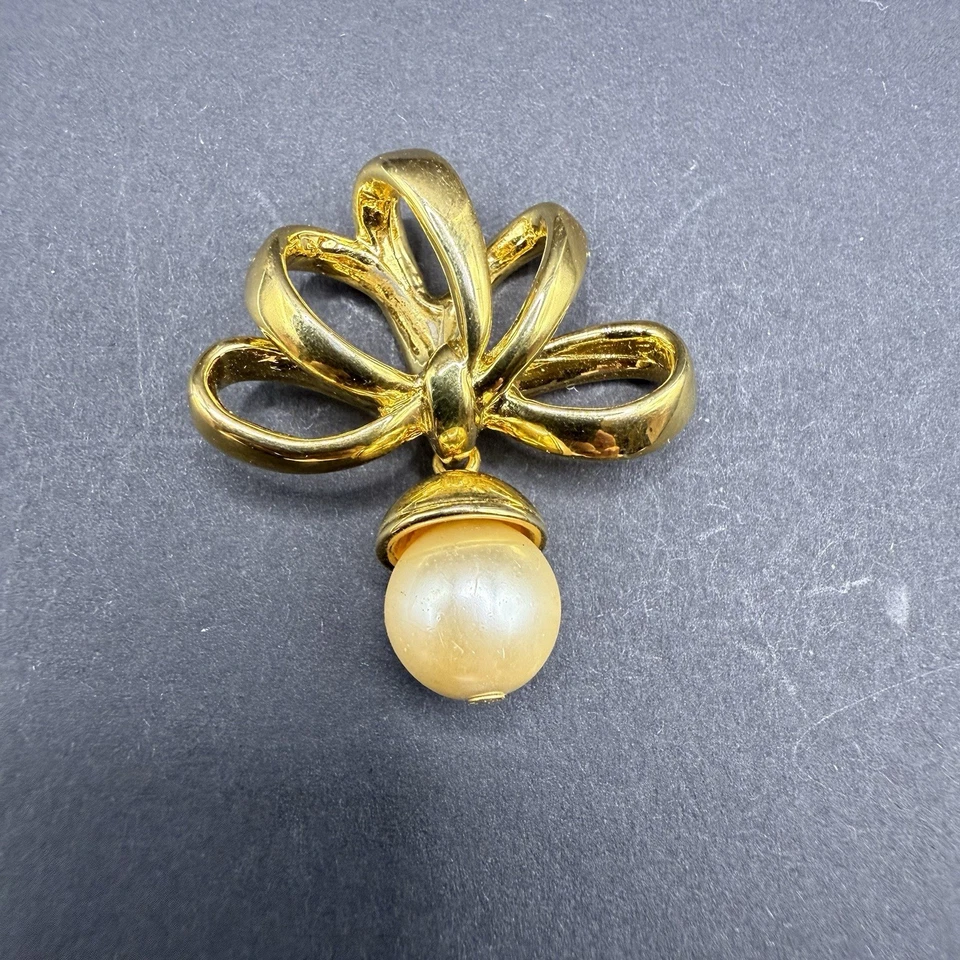 Colgante Vintage Nolan Miller Tono Dorado Arco Imitación Perla Gota Elegante Clásico Foto 1 de 4