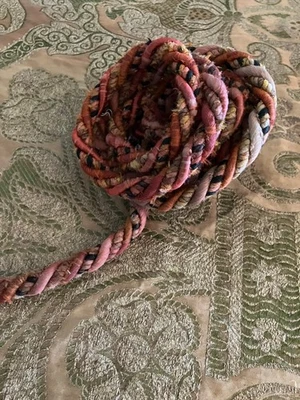 Antiguo castillo de pasaporte de cuerda trenzada francesa oxidada encontrar 106"" de largo Foto 1 de 4