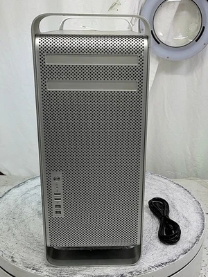 Apple MacPro5 1/A1289 Desktop 2,8GHz Intel Xeon W3530 32GB 2TB - Bild 1 von 4