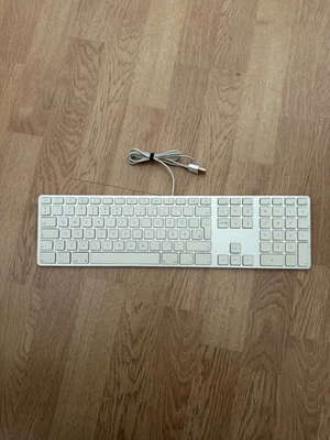 Tastiera Usb Apple Keyboard A1243 - Qwerty italiano - solo per ricambi - Immagine 1 di 3