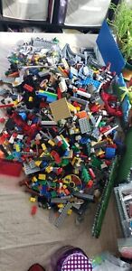 Lg Lot Legos With Instruction Booklets 5976 6494 4701  ++ More (See Description)