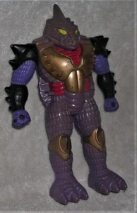 1988 Hasbro Takara G1 Transformers Iguanus Front 1/2 of a Pretenders Shell - Picture 1 of 3
