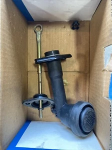 Bendix 13118 Clutch Master Cylinder For Select 92-95 Chevrolet GMC Models - Picture 1 of 2