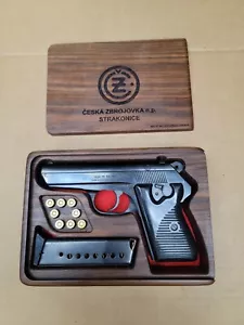 EUROPEAN MADE WOODEN PISTOL PRESENTATION CASE FOR CZ MODEL 50 OR 70 - Picture 1 of 3
