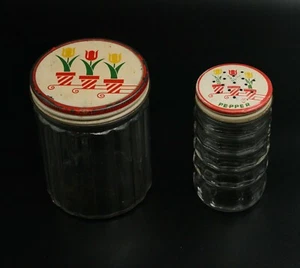 2 Vintage Fire King gerippte Tulpen Design Fettdose und Pfefferstreuer - Bild 1 von 10