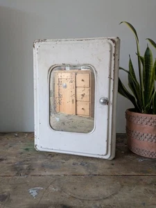 Vintage Mid-century Bathroom metal medical wall cabinet with mirror Retro White. - Picture 1 of 12
