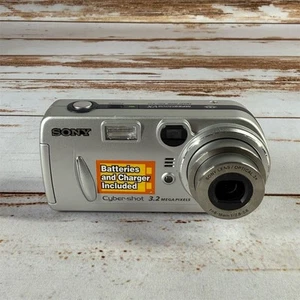 Sony Cyber-shot 3.2MP Digital Camera Silver Compact 3x Optical Zoom - Picture 1 of 5