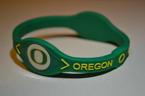 Oregon Ducks UO College Sports Power Bracelet Wristband Band NIB Green Cover