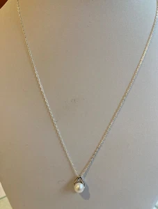 White Freshwater Pearl Bezel Pendant on an 18" Sterling Silver Cable Chain - Picture 1 of 5