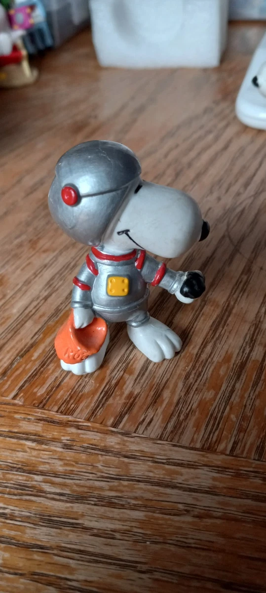 Snoopy Astronaut In Collectible Peanuts Figurines for sale | eBay