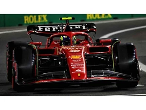 2024 Ferrari SF-24 #38 Oliver Bearman Modellino Auto F1 con Vetrina Acrilica... - Foto 1 di 2