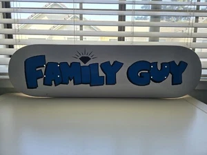 DIAMOND SUPPORT CO X FAMILY GUY Collaboration offizielles 8,25 Skateboard-Deck - - Bild 1 von 8