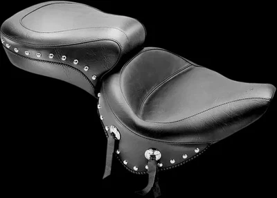 Assento preto cravejado 2Up Wide Touring 1 peça com Conchos Heritage Softail 00-07 - Imagem 1 de 4