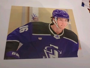 Foto autografiada por Trevor Connelly 8x10 Vegas Golden Knights extremo izquierdo novato - Imagen 1 de 1