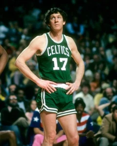 8x10 Photo of Celtics Legend John Havlicek.  Free Shipping!! - Picture 1 of 1