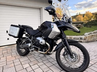 BMW R1200 GS Triple Black Bj. 2012 - Bild 1 von 4