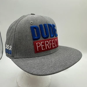 Gorra Dude Perfect 2022 Tour Snapback ajuste clásico - Imagen 1 de 7