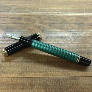 Pelikan Souveran M600  green stripe Fountain Pen F Nib - Picture 1 of 3