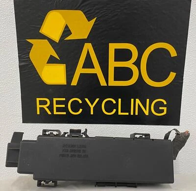 Conjunto de caja de fusibles de motor Jeep Liberty Limited 2002-2004 OEM Foto 1 de 4