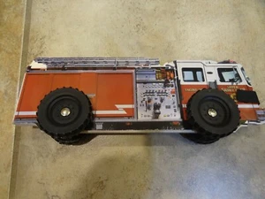 Fire Truck Book on Wheels....Actually Rolls and Moves **Great Condition** - Foto 1 di 3