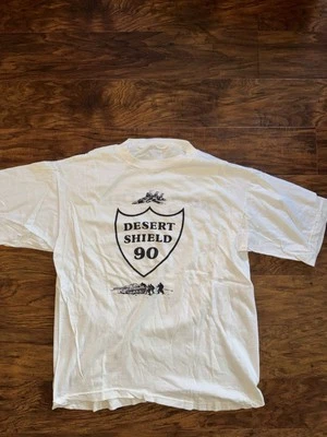 Camiseta De Colección Años 90 Tormenta del Desierto Escudo del Desierto Grande Miliarty Fuerza Aérea Guerra del Golfo Foto 1 de 3